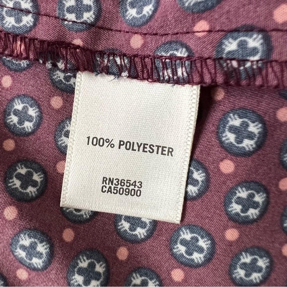 Van Heusen Jacquard Print Sleeveless V neck button down blouse EUC - Picture 5 of 7